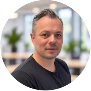John Warni, Afdelingsleder og chefkonsulent